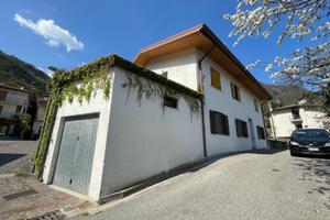 APPARTAMENTO BICAMERE CON GARAGE FR. PEONIS