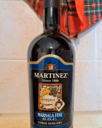 VINO MARTINEZ MARSALA FINE DOC AMBER SEMI-DRY.