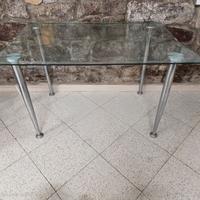 Tavolo in vetro