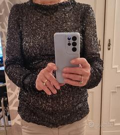 maglia con lavorazione a rete con pailettes