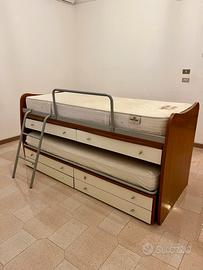 Struttura letto in buone condizioni