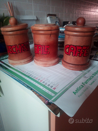 Barattoli legno fatti a mano