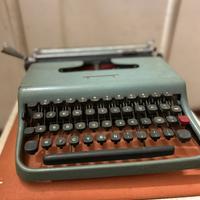Macchina da scrivere Olivetti vintage originale