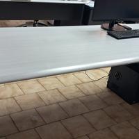 scrivanie, cassettiere per ufficio