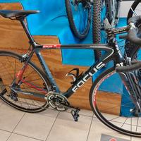 Focus Izalco Pro carbon Dura Ace 10v Fulcrum R3