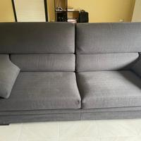 Divano in tessuto grigio sfoderabile