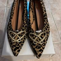 Scarpe basse a punta maculate Ovye' n. 39