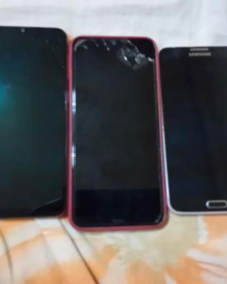 3 cellulari dislay rotti