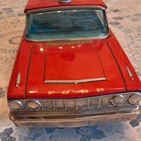 Modellino auto latta Taiyo Chief Ford anni '60