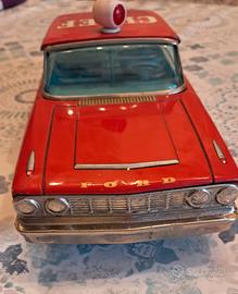 Modellino auto latta Taiyo Chief Ford anni '60