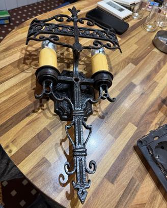 Applique da Parete in Ghisa – Doppia Lampadina