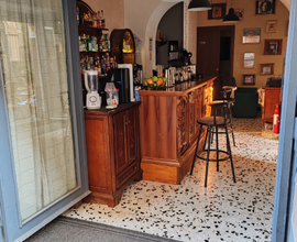 Attività cocktail bar e caffetteria mattutina