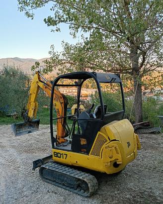 JCB 8017