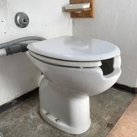 Water con cassetta e miscelatore doccetta wc