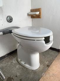 Water con cassetta e miscelatore doccetta wc