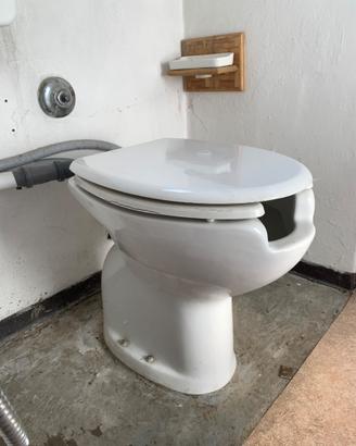 Water con cassetta e miscelatore doccetta wc