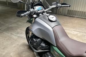Moto Guzzi V85 TT - 2021