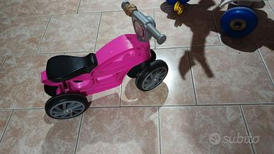 Tricicli e bicicletta
