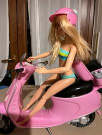 Barbie  su vespa