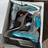 Scarponi   Alien.    5,0     NUOVI