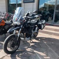 Moto Guzzi V85 TT Guardia D'onore