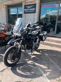 Moto Guzzi V85 TT Guardia D'onore