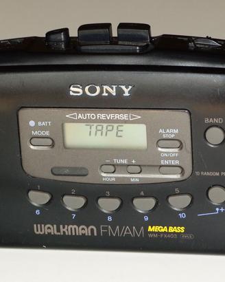 Walkman Sony WM-FX403 con radio digitale e sveglia