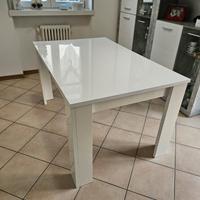 tavolo allungabile in legno laccato