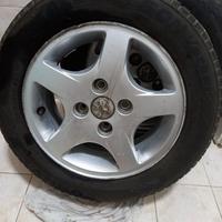 2 gomne 4 stagioni Peugeot 206 con cerchi in lega