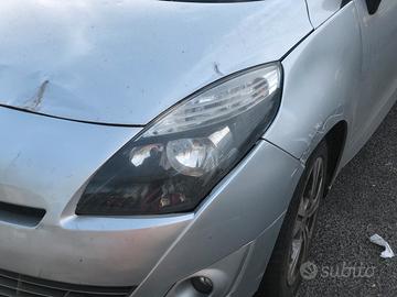 Renault Scenic 1.9 dci 130 cv 7 posti