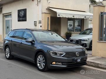 VOLKSWAGEN Passat Variant 2.0 TDI 150Cv *Tetto A