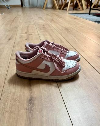 Nike dunk pink velvet