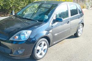 Ford Fiesta 5 porte Ghia