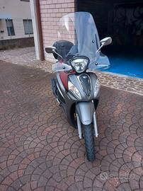 Kymco 150 people