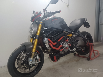 Ducati Monster 1200s