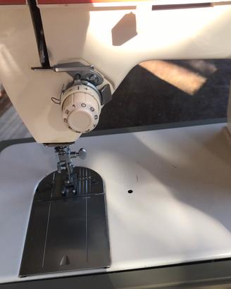 Macchina da cucire elettrica SINGER 347
