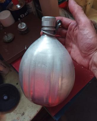 borraccia in alluminio vintage 