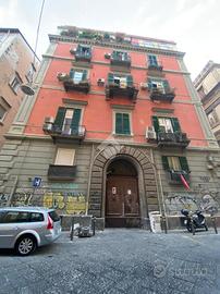 5 LOCALI A NAPOLI