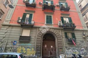5 LOCALI A NAPOLI