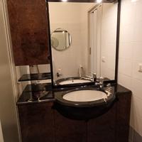 MOBILE BAGNO CON LAVABO IN MARMO NERO