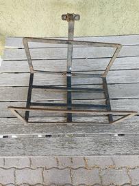 Portapacchi vintage in ferro saldato
