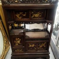 ANTICO MOBILE ORIENTALE INTARSIATO