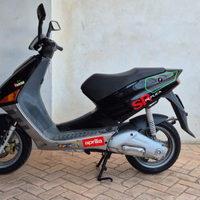 Aprilia sr 50 replica chesterfield max biagi