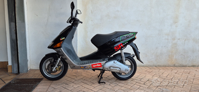 Aprilia sr 50 replica chesterfield max biagi