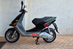 Aprilia sr 50 replica chesterfield max biagi