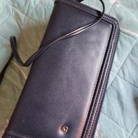 pochette di pelle blu