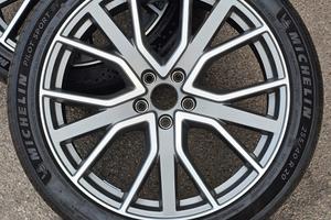 Set 4 Cerchi e Gomme Audi Sport da R20 