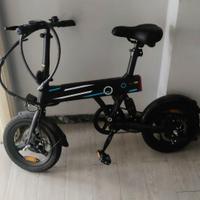 Bici elettrica stile FIIDO pedalata assistita