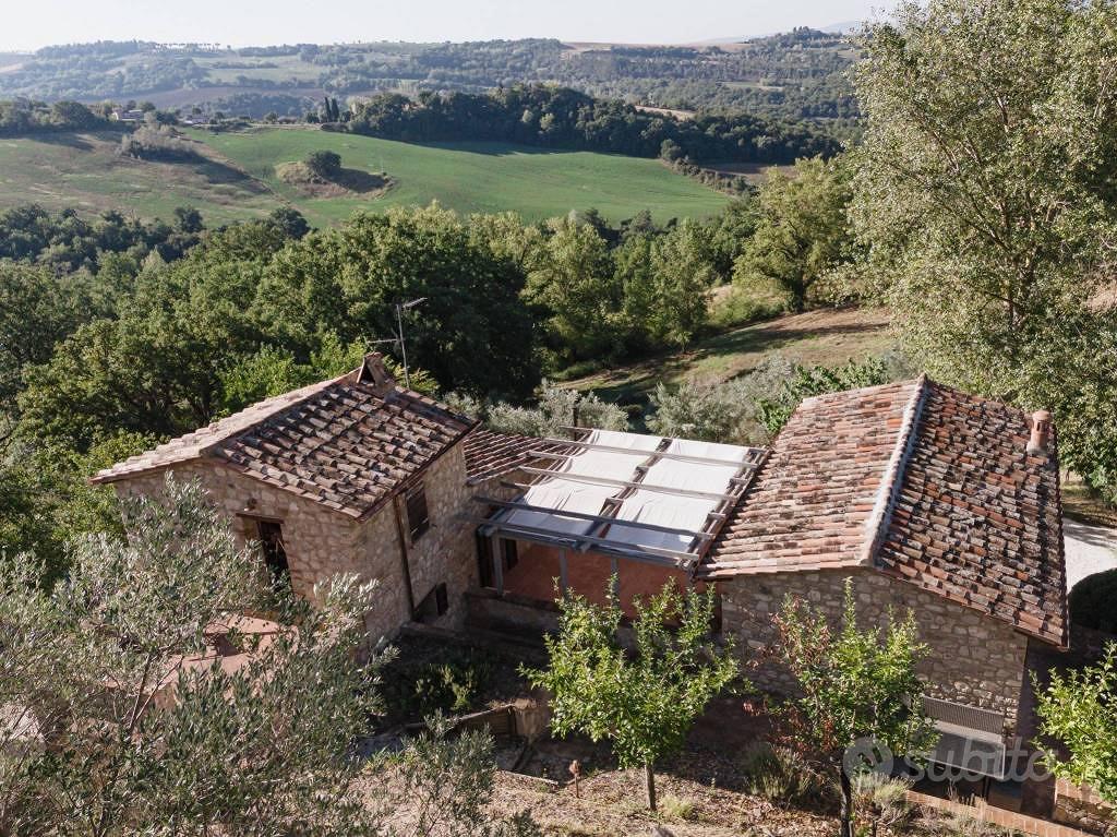 Rustico / Casale di 264 m² con più di 5 locali a T - Vista 5