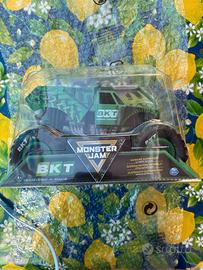 SpinMaster Monster Jam Truck 2024 1:24 BKT TIRES E